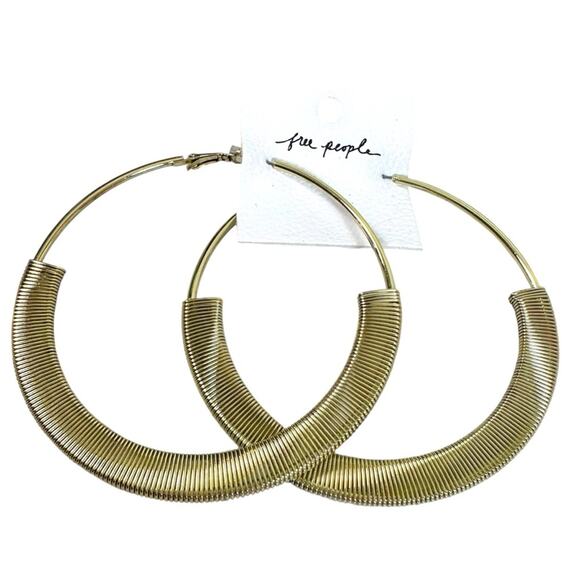 Free People Simply The Best Oversized Hoops in Gold Earrings NWT Large Hoops - Picture 4 of 8